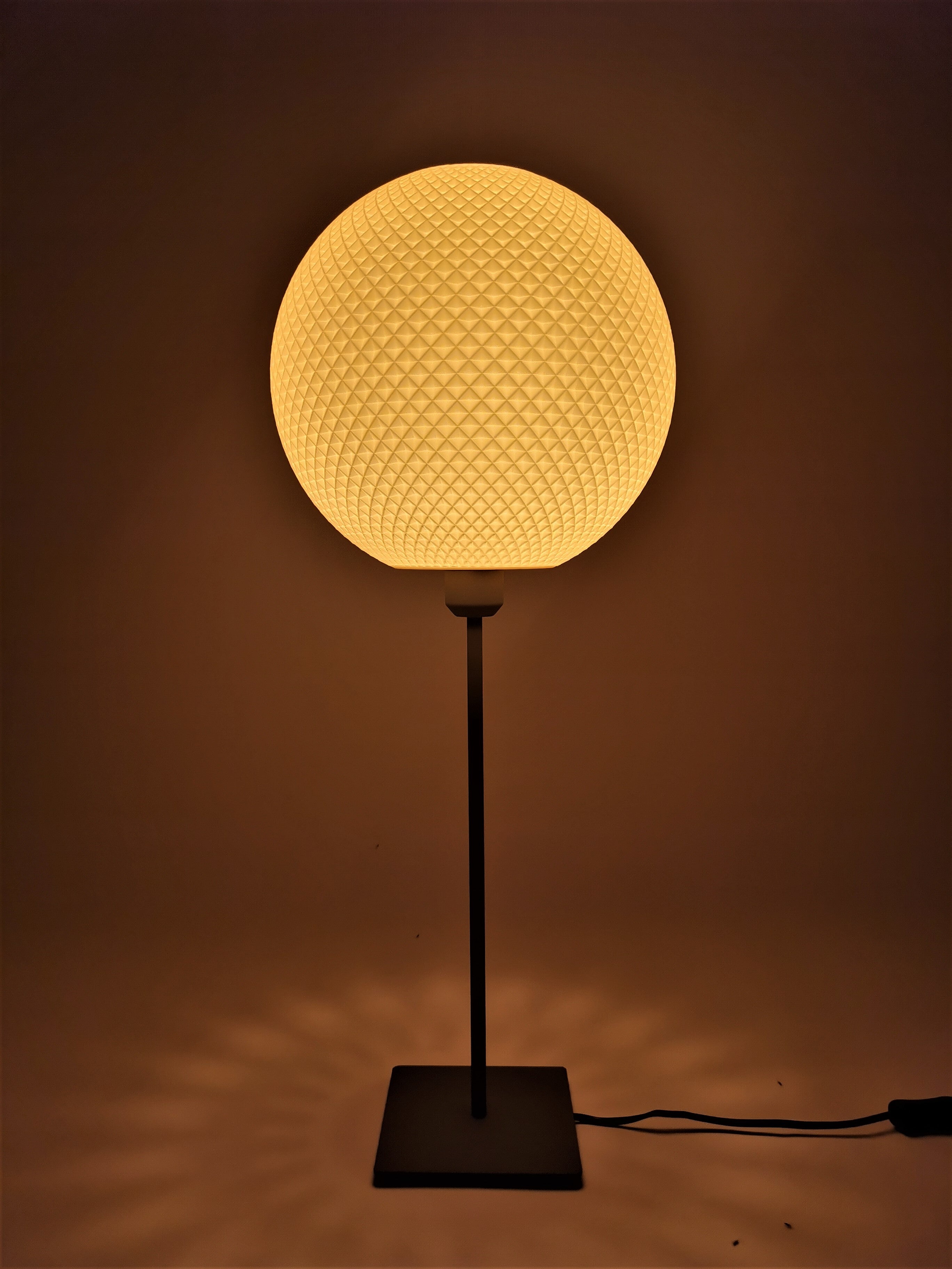 Design, Designleuchte, Hängeleuchte, Pendelleuchte, Trend, Lifestyle, Pendant Lamp, Licht, Leuchte, Lampe, schönes licht, leuchte, schönes zuhause, münchen, hamburg, berlin, stuttgart, schöner wohnen, standleuchte, schöne standleuchte, edle leuchte, stehleuchteinterieur design, licht und schatten, led leuchte, smartes licht, led, tischleuchte, tischlampe, büro tischleuchte