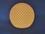 Lade das Bild in den Galerie-Viewer, Designlampe, Designleuchte, Hängeleuchte, Pendelleuchte,  Lifestyle, Pendant Lamp, Licht, Leuchte, Lampe, schönes licht, leuchte, schönes zuhause, schöner wohnen, standleuchte, schöne standleuchte, edle leuchte, stehleuchte, interieur design, licht und schatten, led leuchte, smartes licht, led, schönes licht
